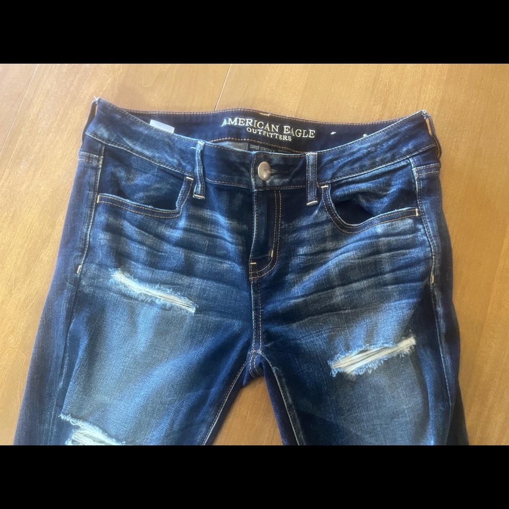 American Eagle distressed jeggings